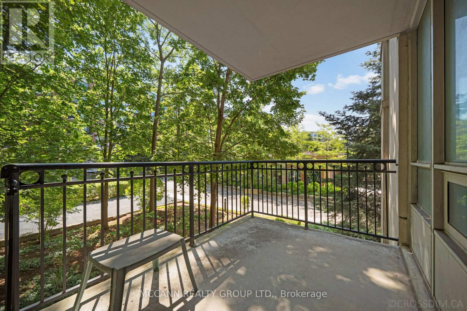#221 28 WILLIAM CARSON CRESCENT - Image 37