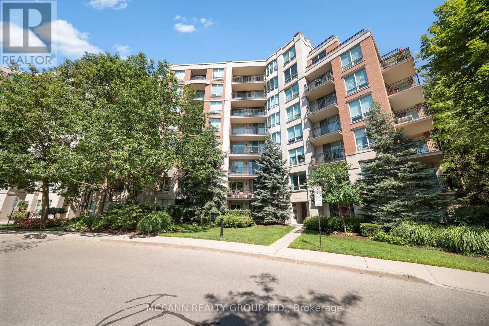 #221 28 WILLIAM CARSON CRESCENT - Image 5