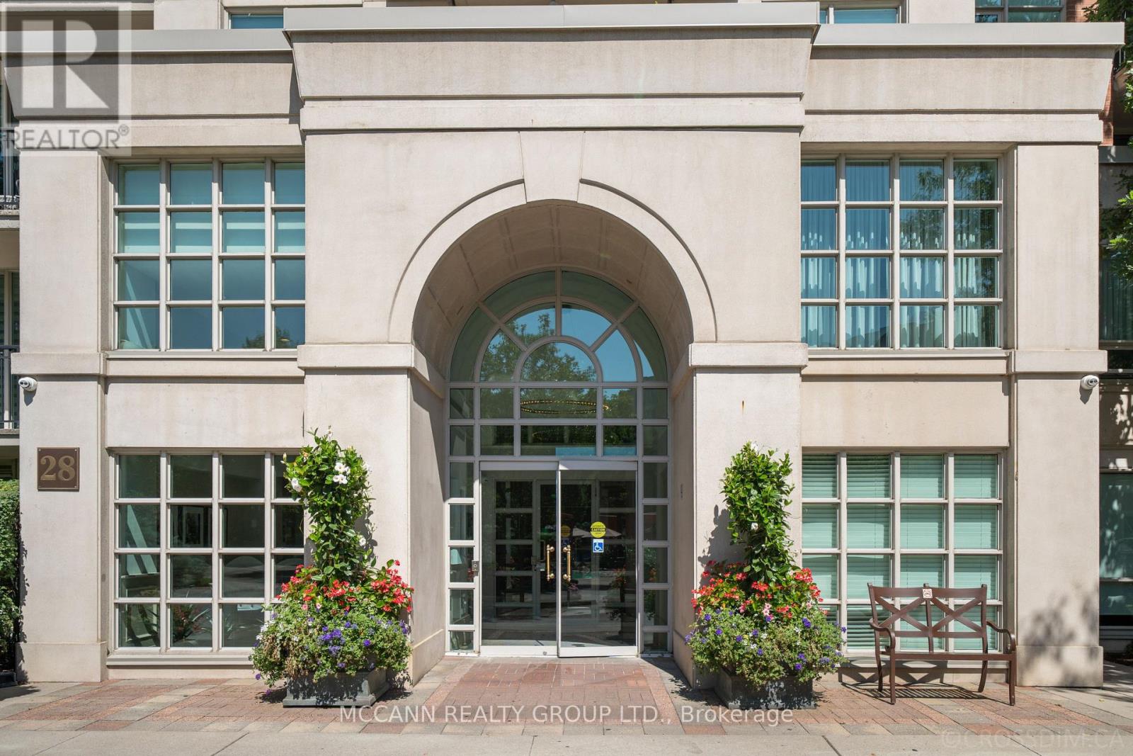 #221 28 WILLIAM CARSON CRESCENT - Image 7