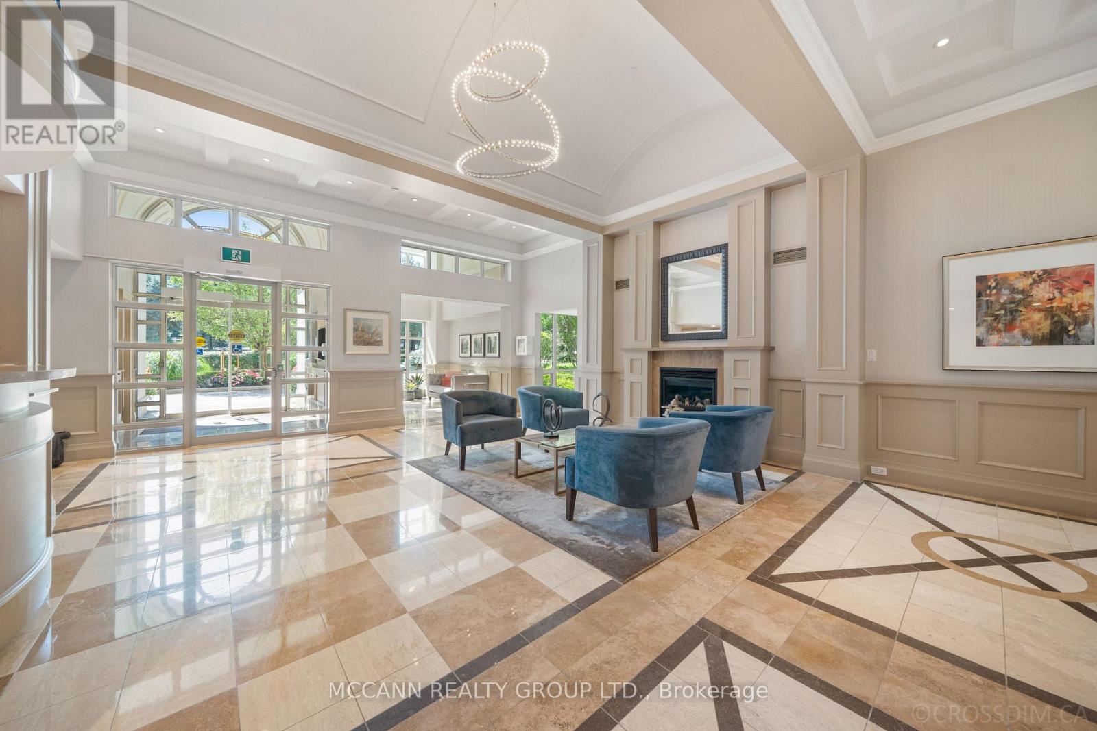#221 28 WILLIAM CARSON CRESCENT - Image 8