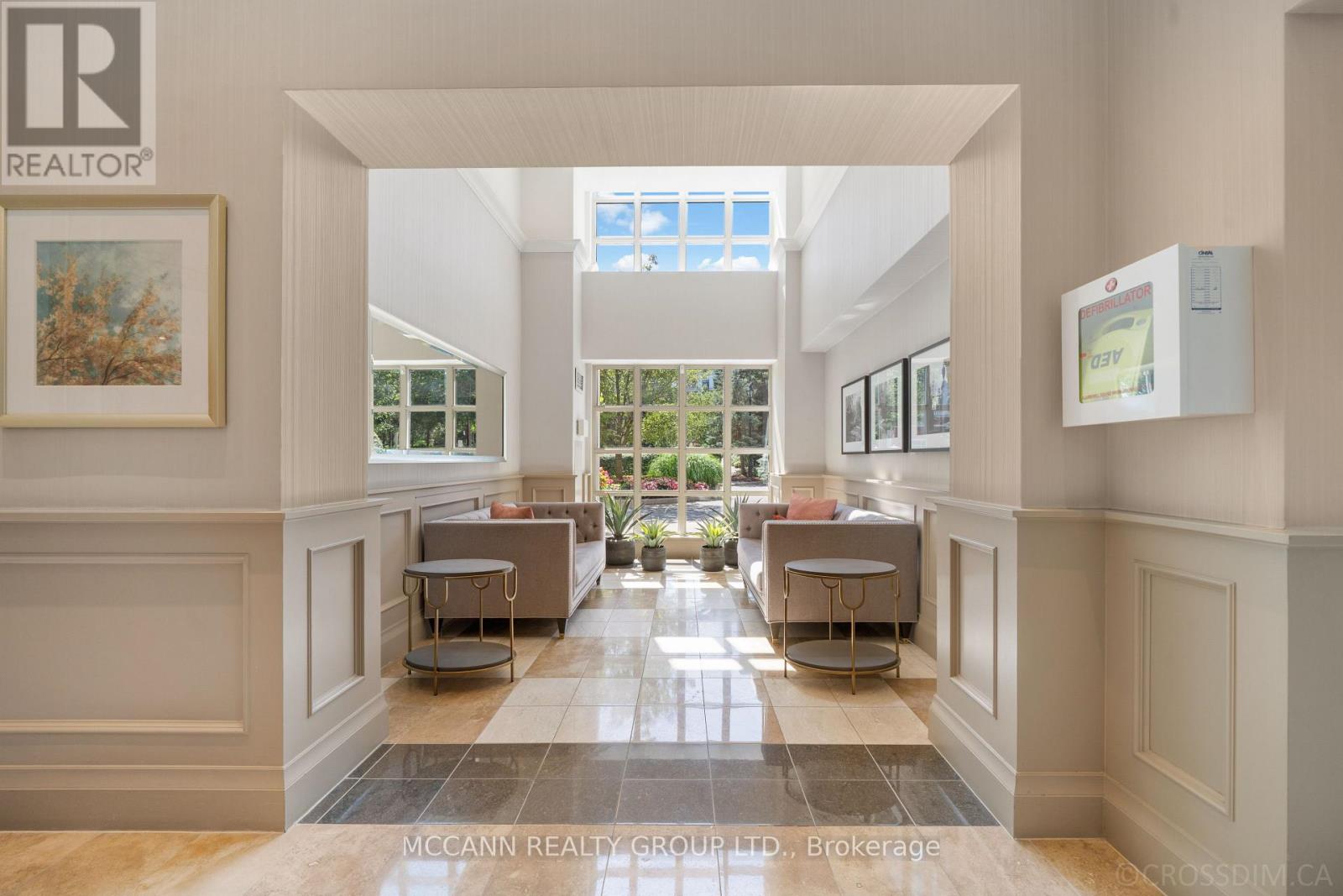 #221 28 WILLIAM CARSON CRESCENT - Image 9