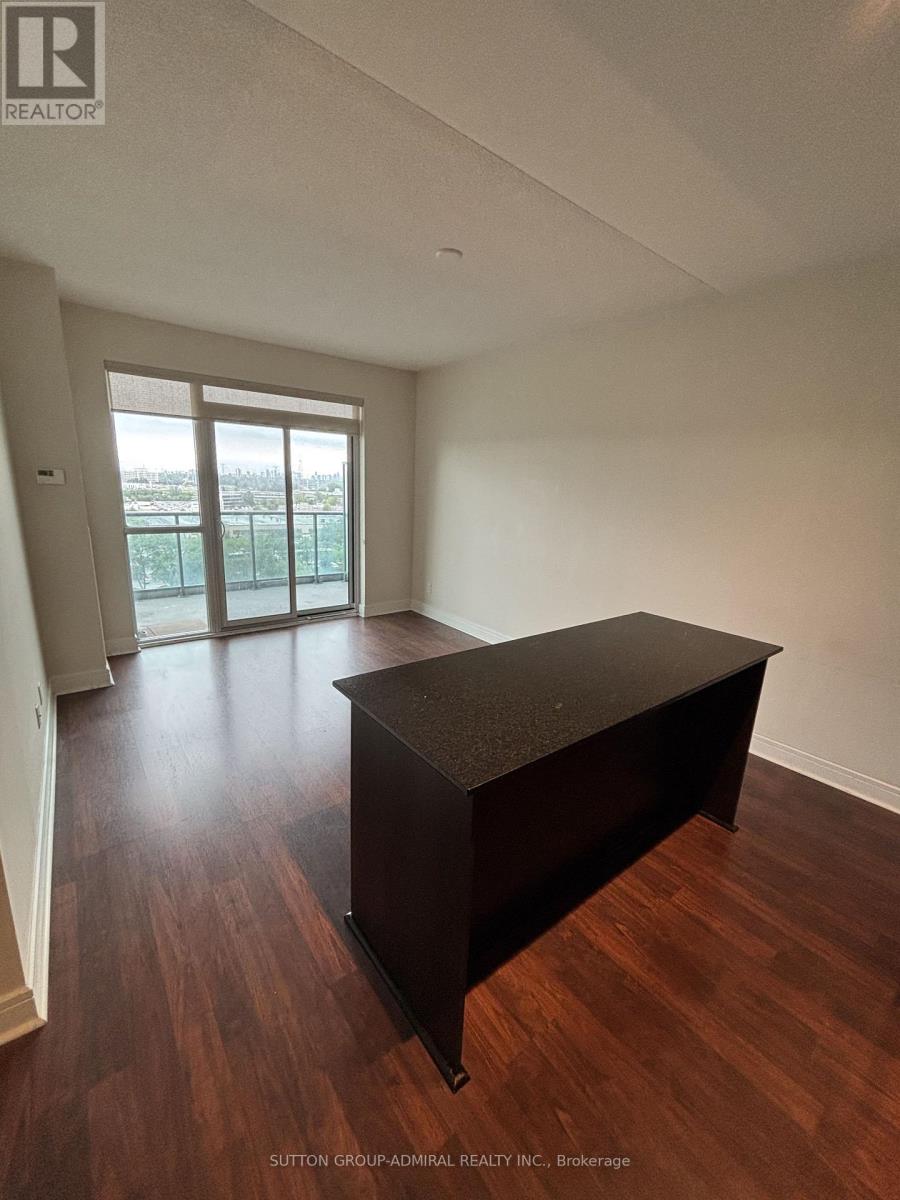 #1413 35 BRIAN PECK CRESCENT - 11