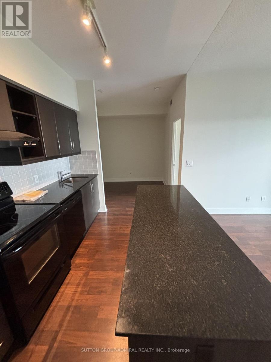 #1413 35 BRIAN PECK CRESCENT - 15