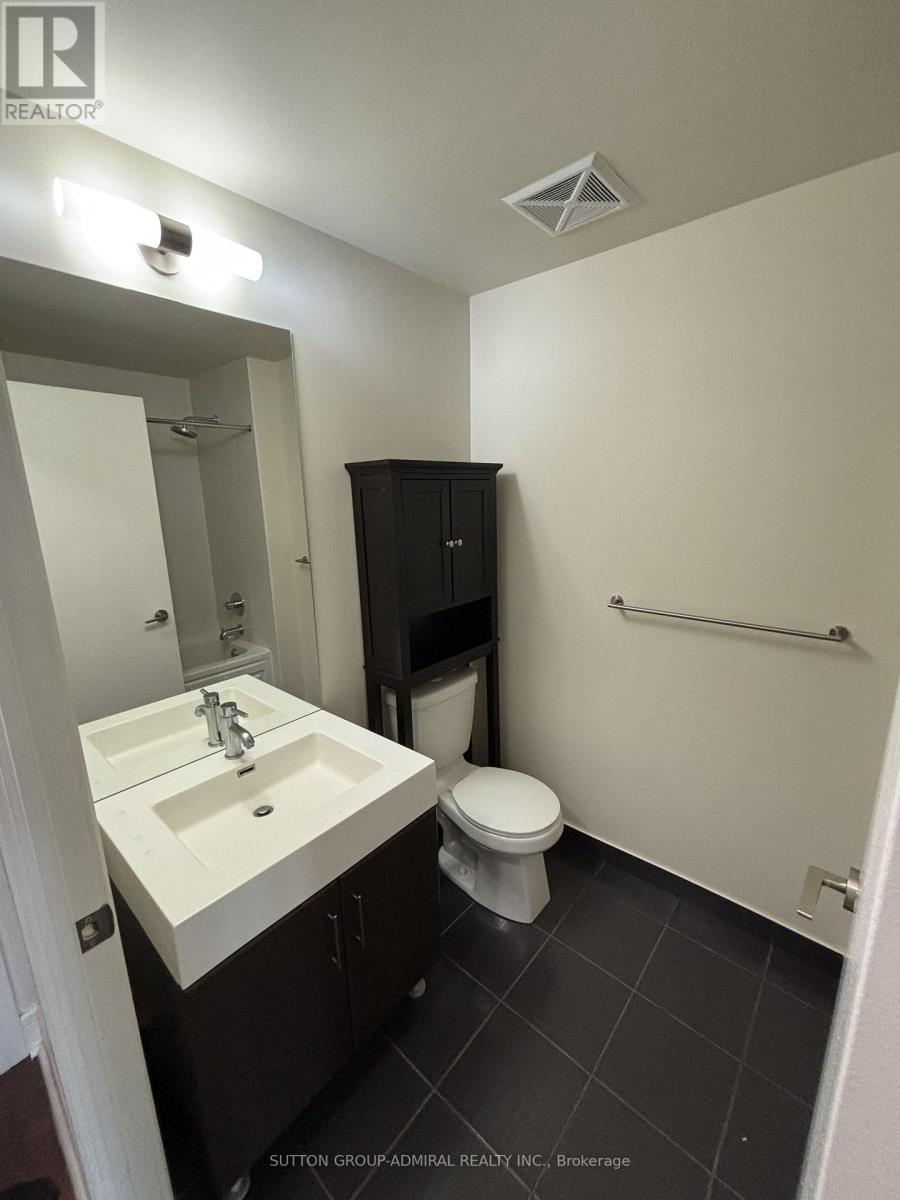 #1413 35 BRIAN PECK CRESCENT - 23