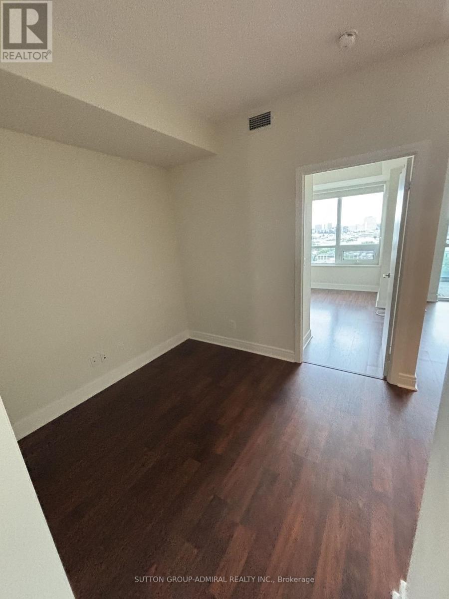 #1413 35 BRIAN PECK CRESCENT - 6