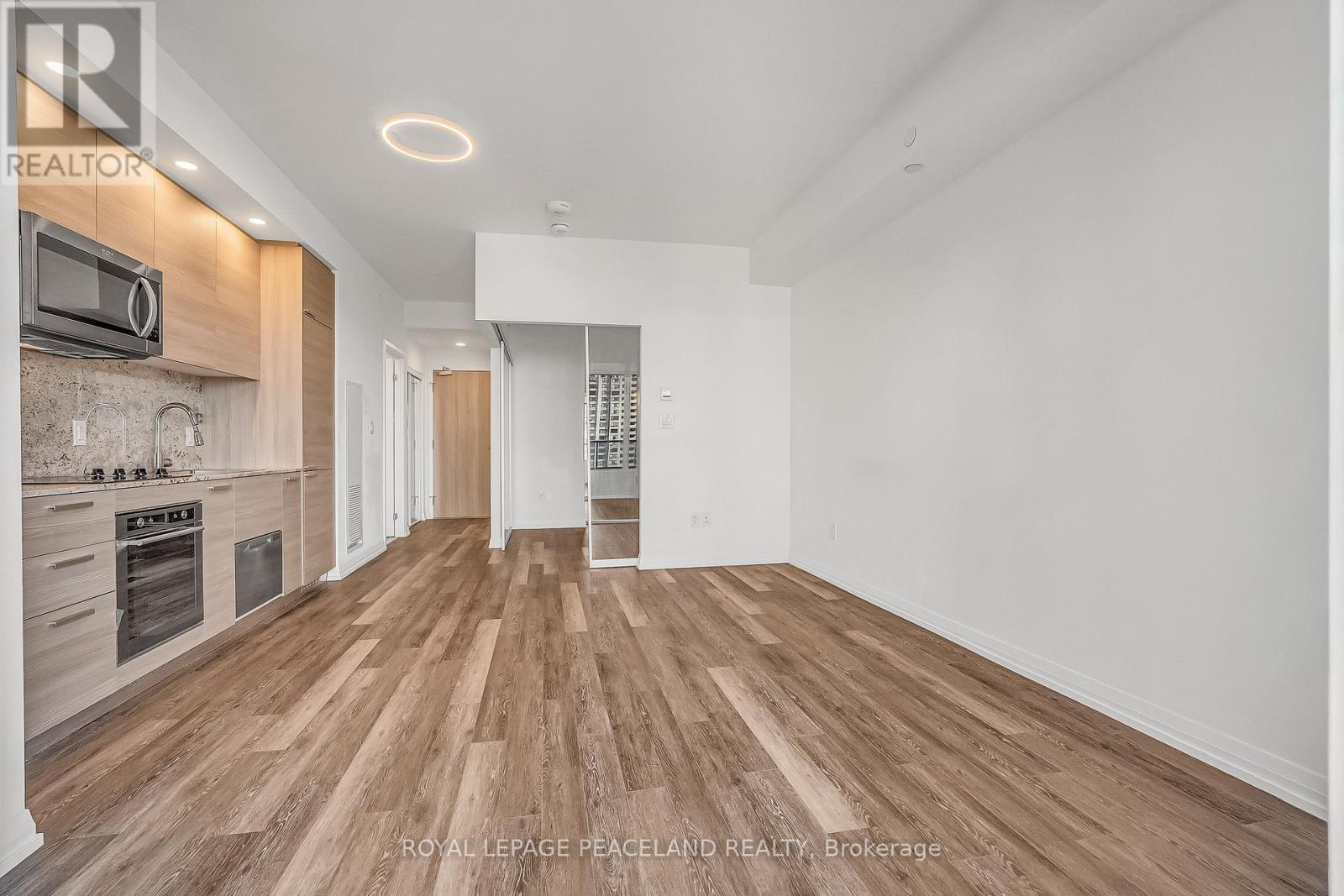 #1215 75 CANTERBURY PLACE - 8