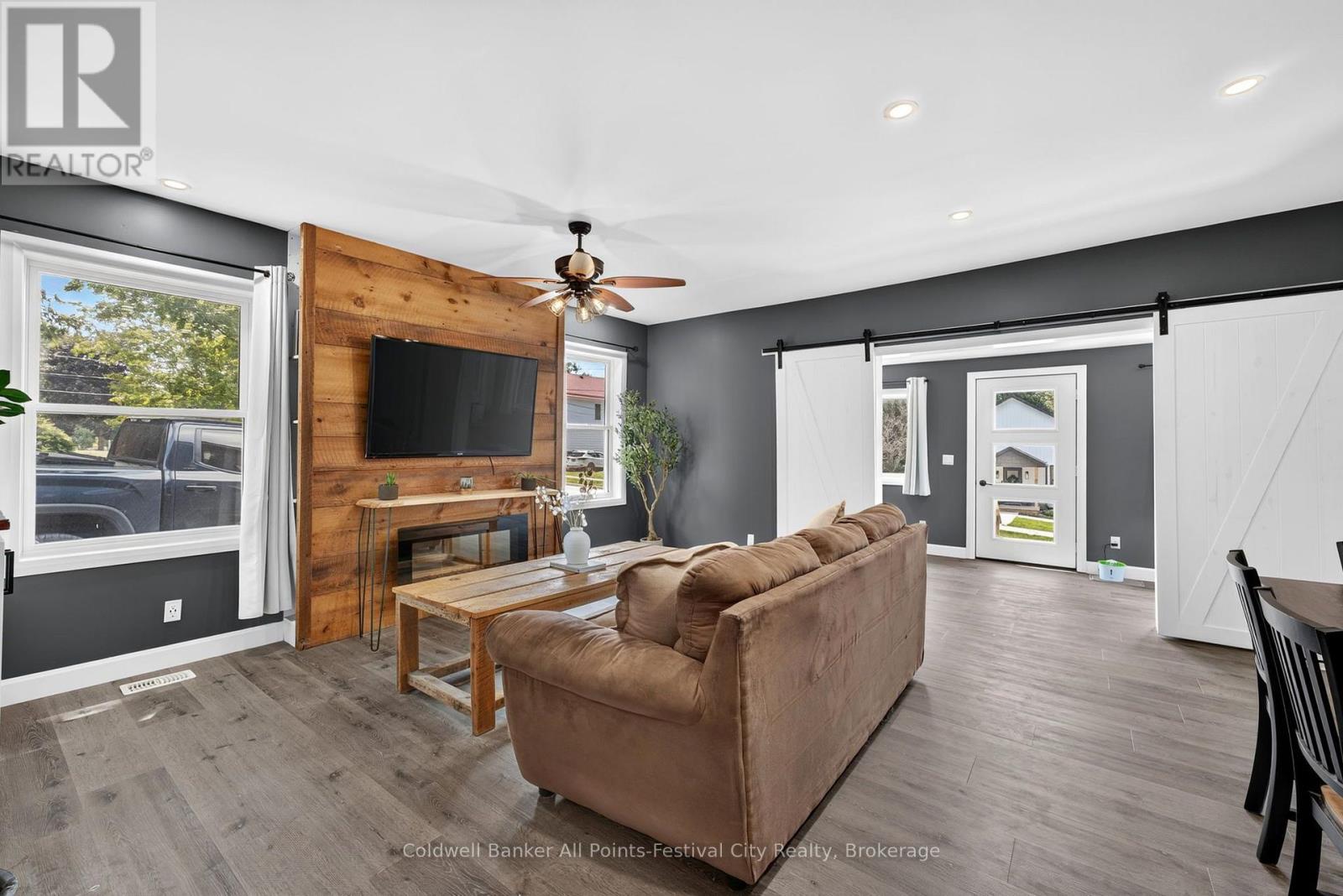 517 WILLOUGHBY STREET - 10