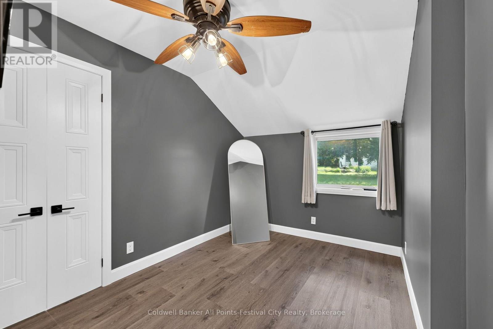517 WILLOUGHBY STREET - 20