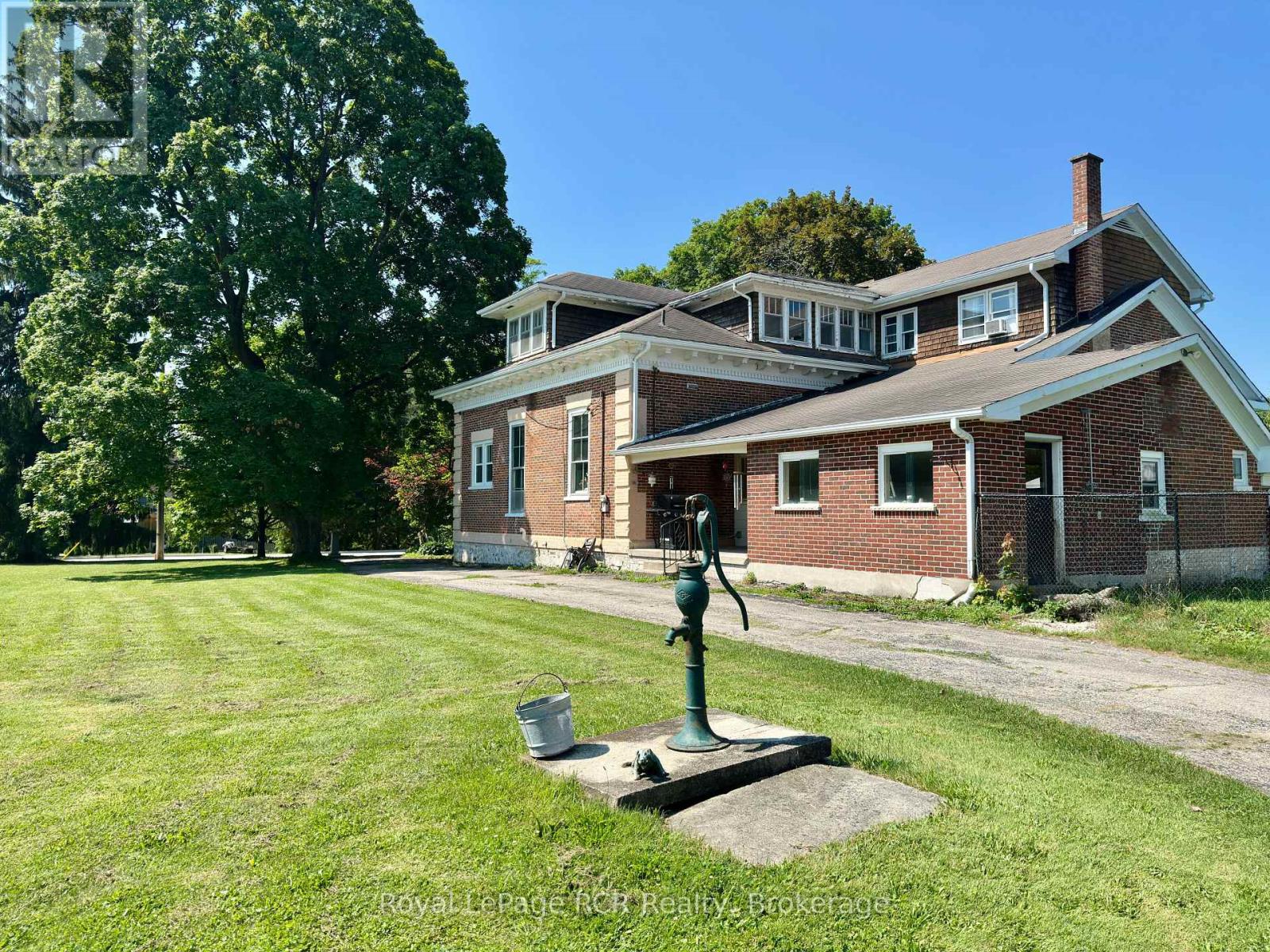 388 DURHAM ROAD E - 8