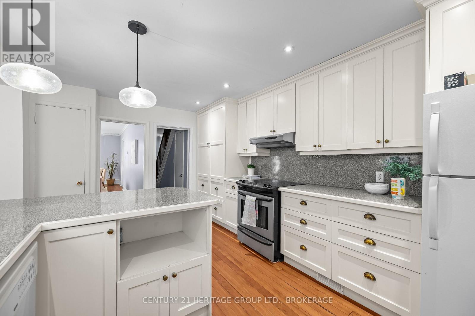 18 PINE STREET - 25