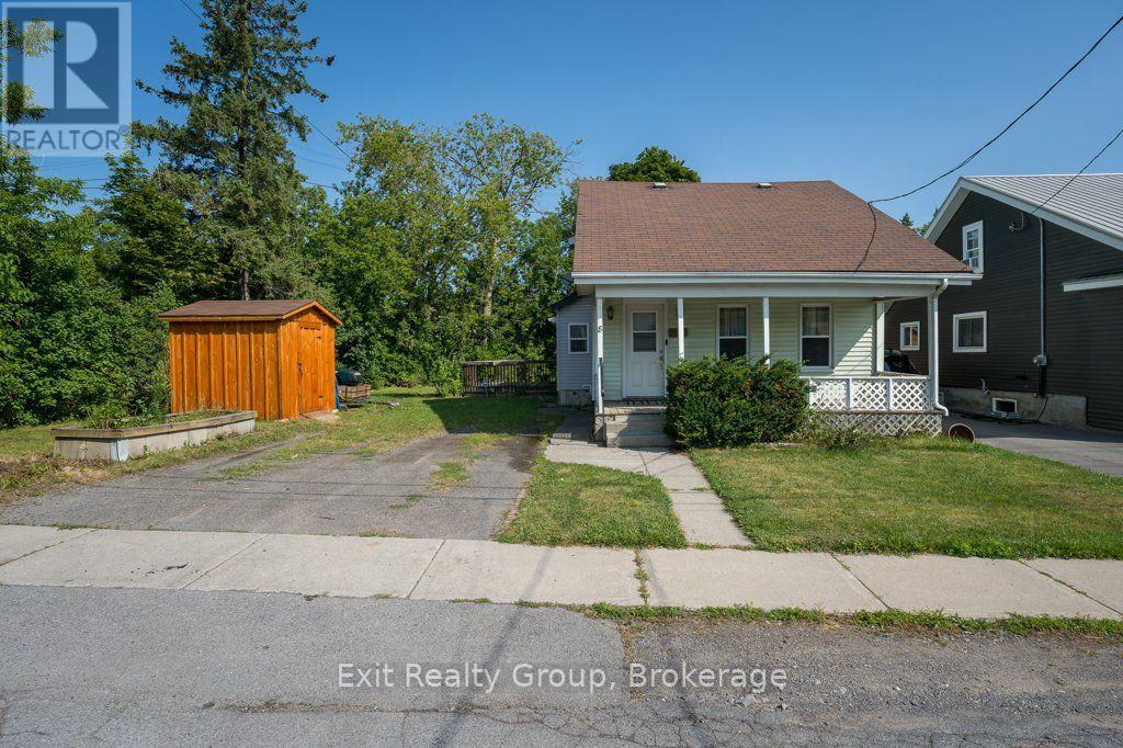 8 RIDLEY STREET E - 1