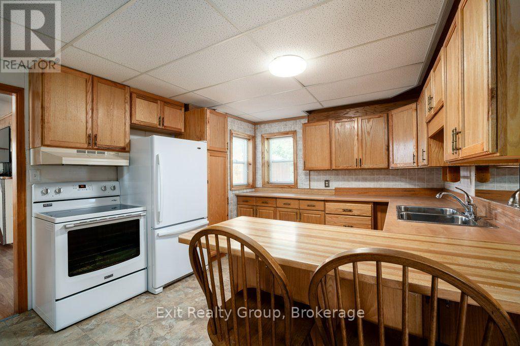 8 RIDLEY STREET E - 13