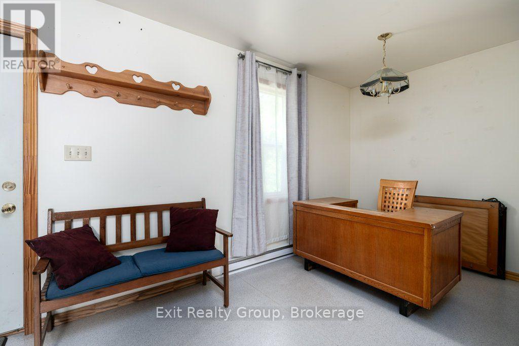 8 RIDLEY STREET E - 17