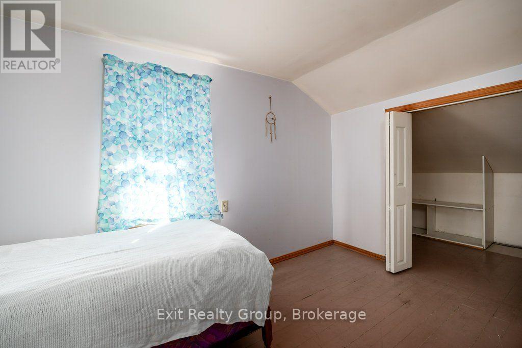 8 RIDLEY STREET E - 20