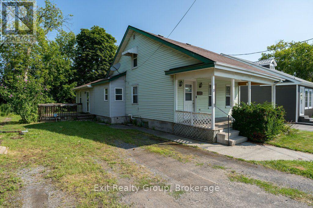 8 RIDLEY STREET E - 24