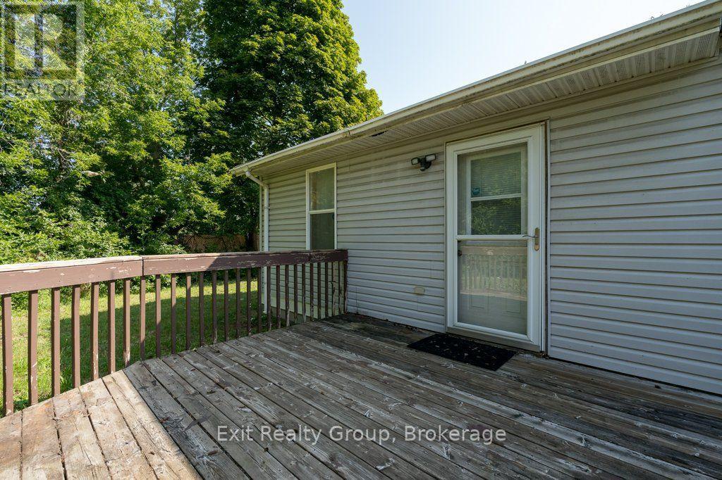 8 RIDLEY STREET E - 27