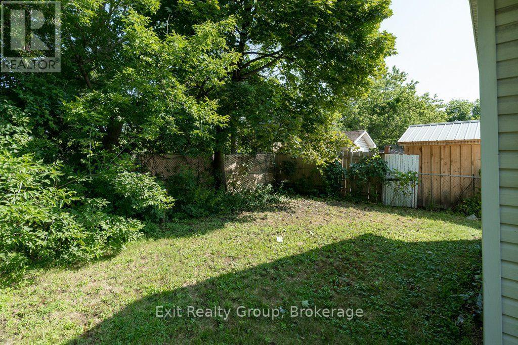 8 RIDLEY STREET E - 29