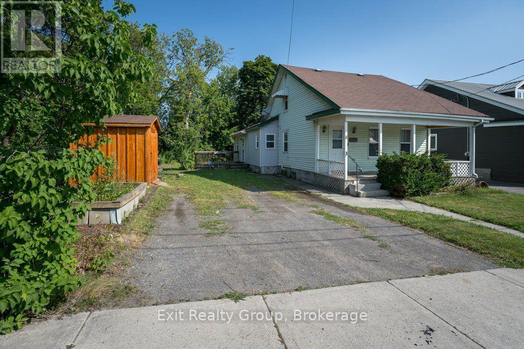 8 RIDLEY STREET E - 3
