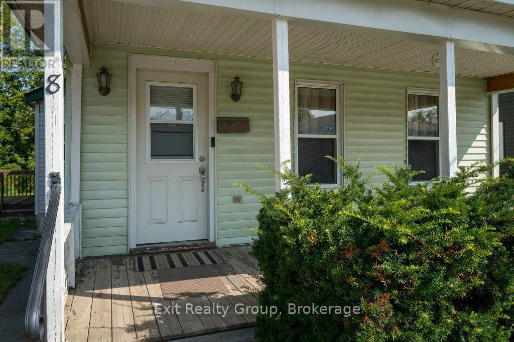 8 RIDLEY STREET E - 4