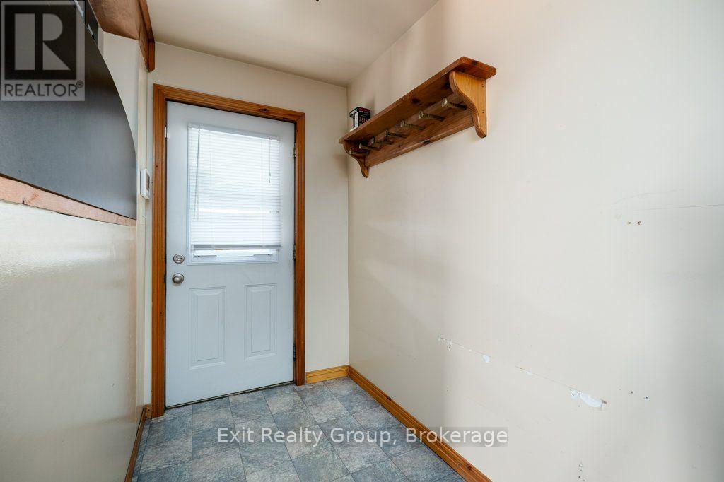 8 RIDLEY STREET E - 8
