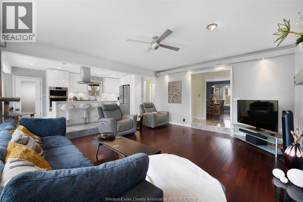 2098 EDGEMORE AVENUE - 8