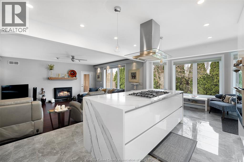 2098 EDGEMORE AVENUE - 16