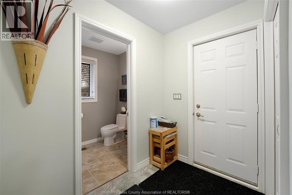 2098 EDGEMORE AVENUE - 20