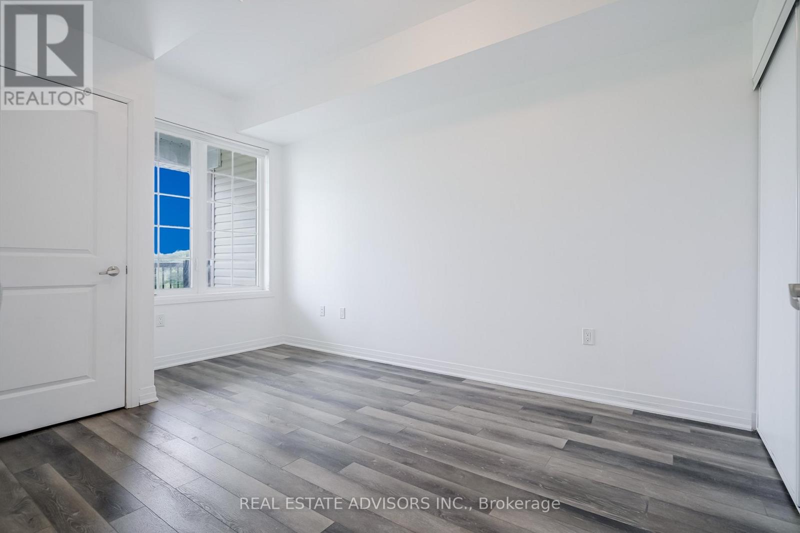 #203 65 SHIPWAY AVENUE - 19