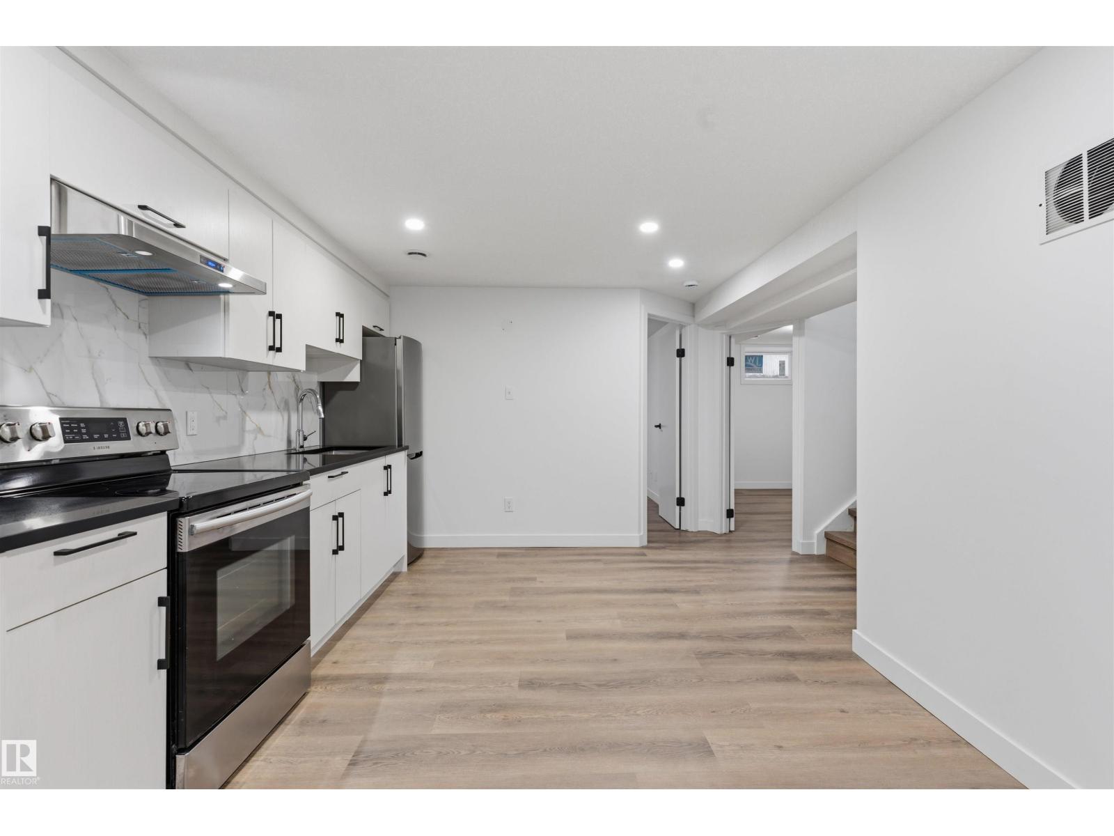 8328 165 Street NW - Photo 16
