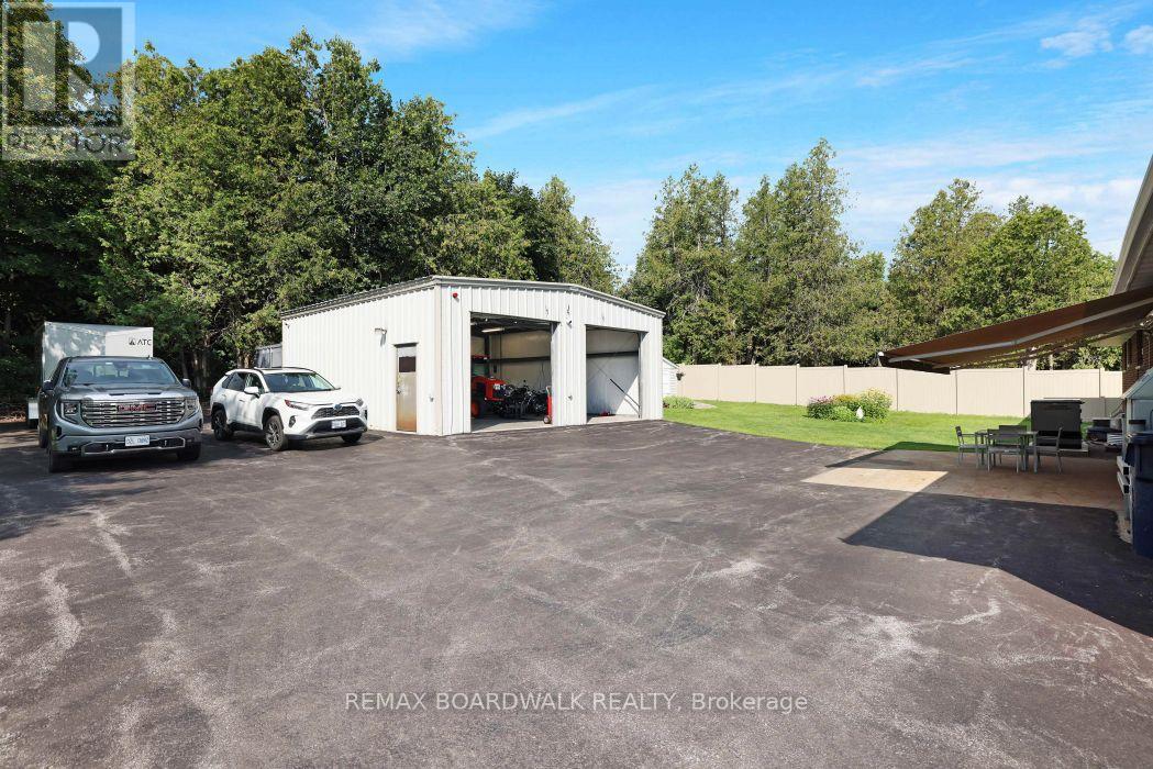 2043 CARP ROAD - Image 25