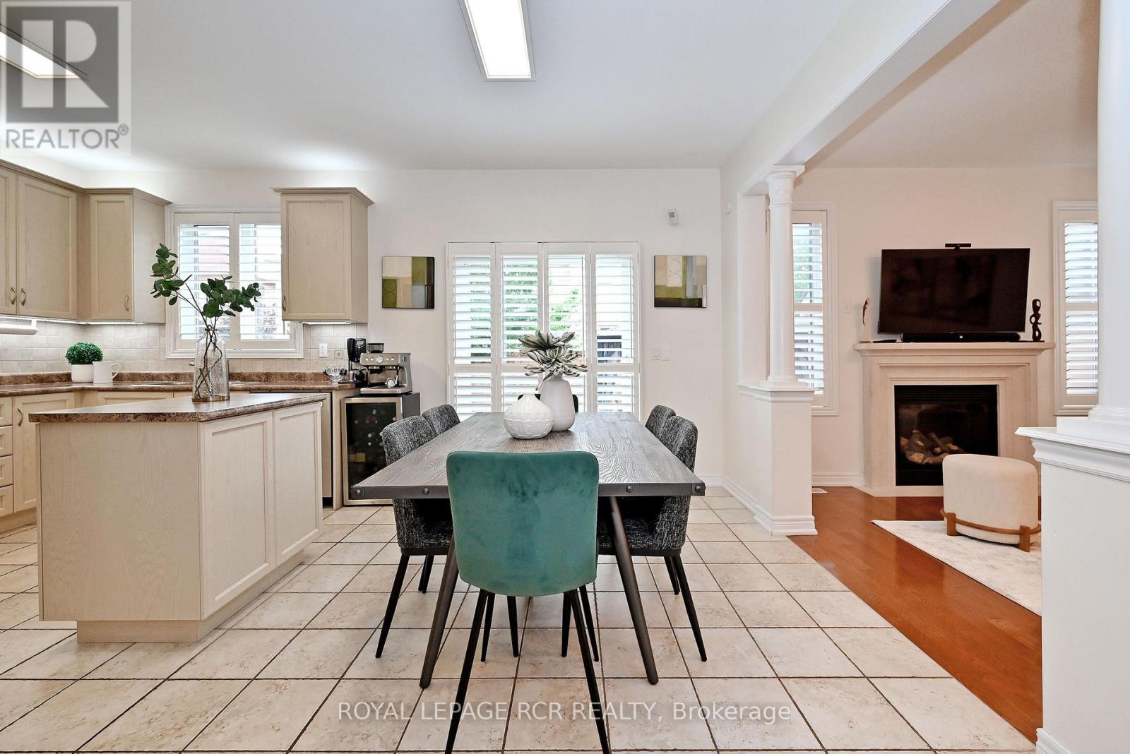 43 IVY GLEN DRIVE - 22