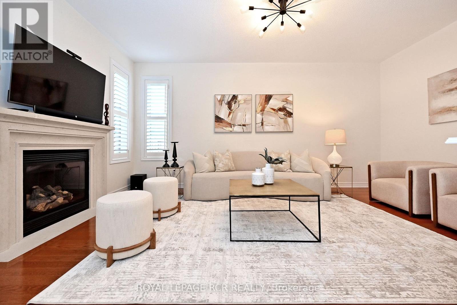 43 IVY GLEN DRIVE - 24
