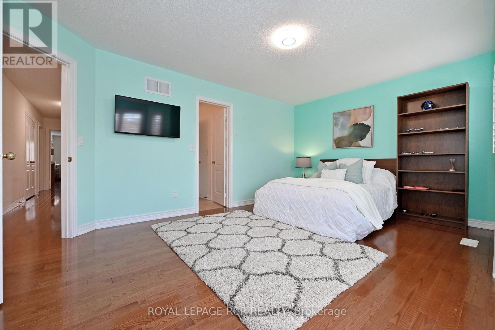 43 IVY GLEN DRIVE - 40