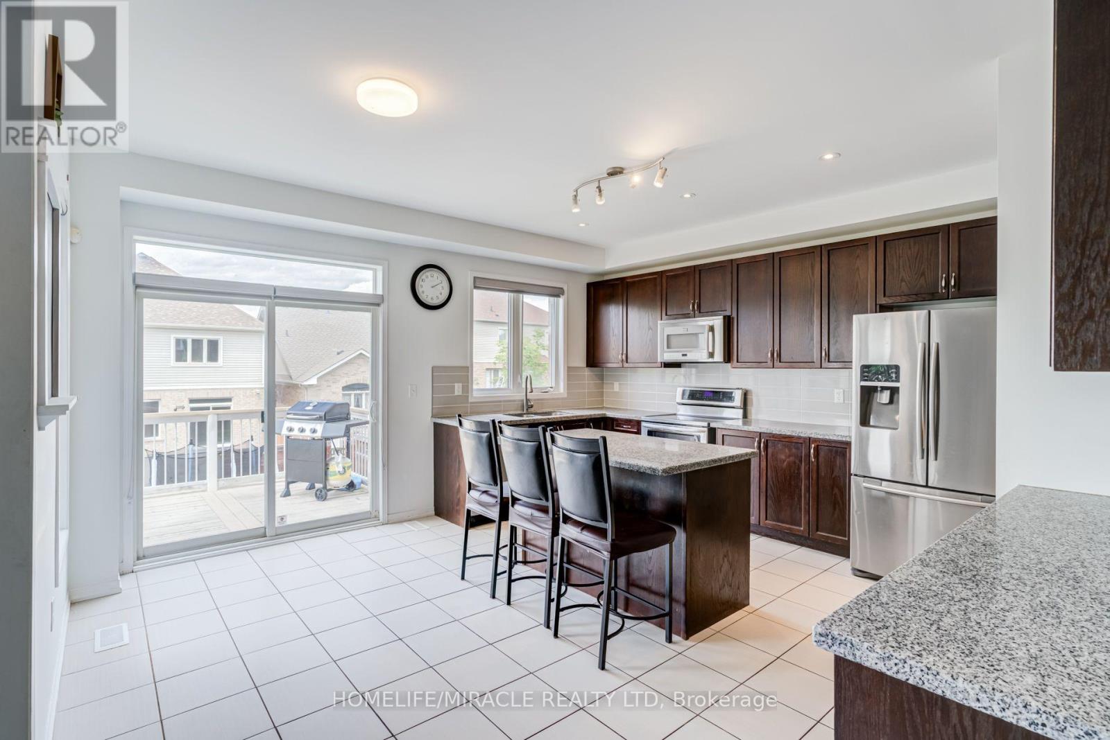 118 CAUTHERS CRESCENT - 11