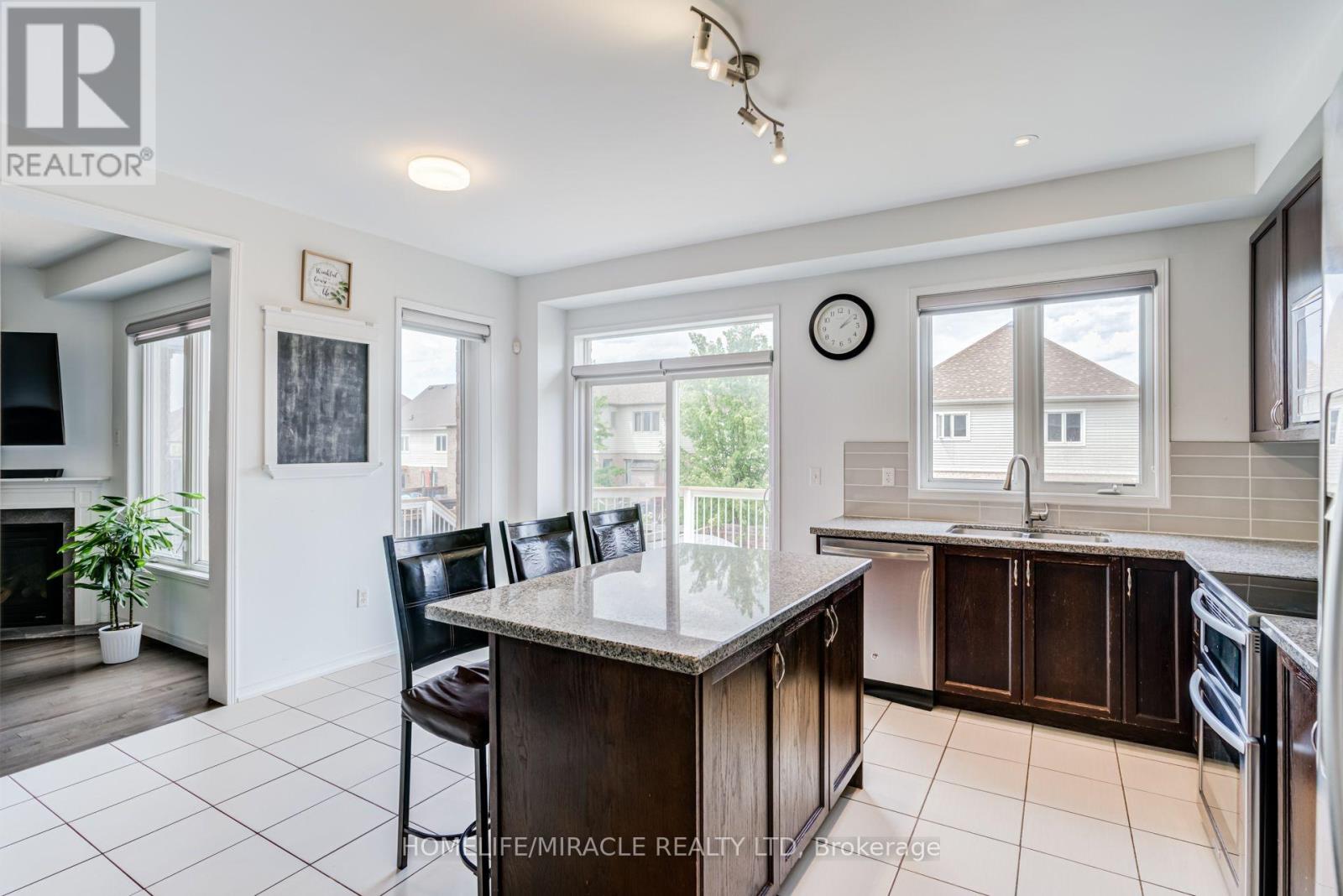 118 CAUTHERS CRESCENT - Image 12