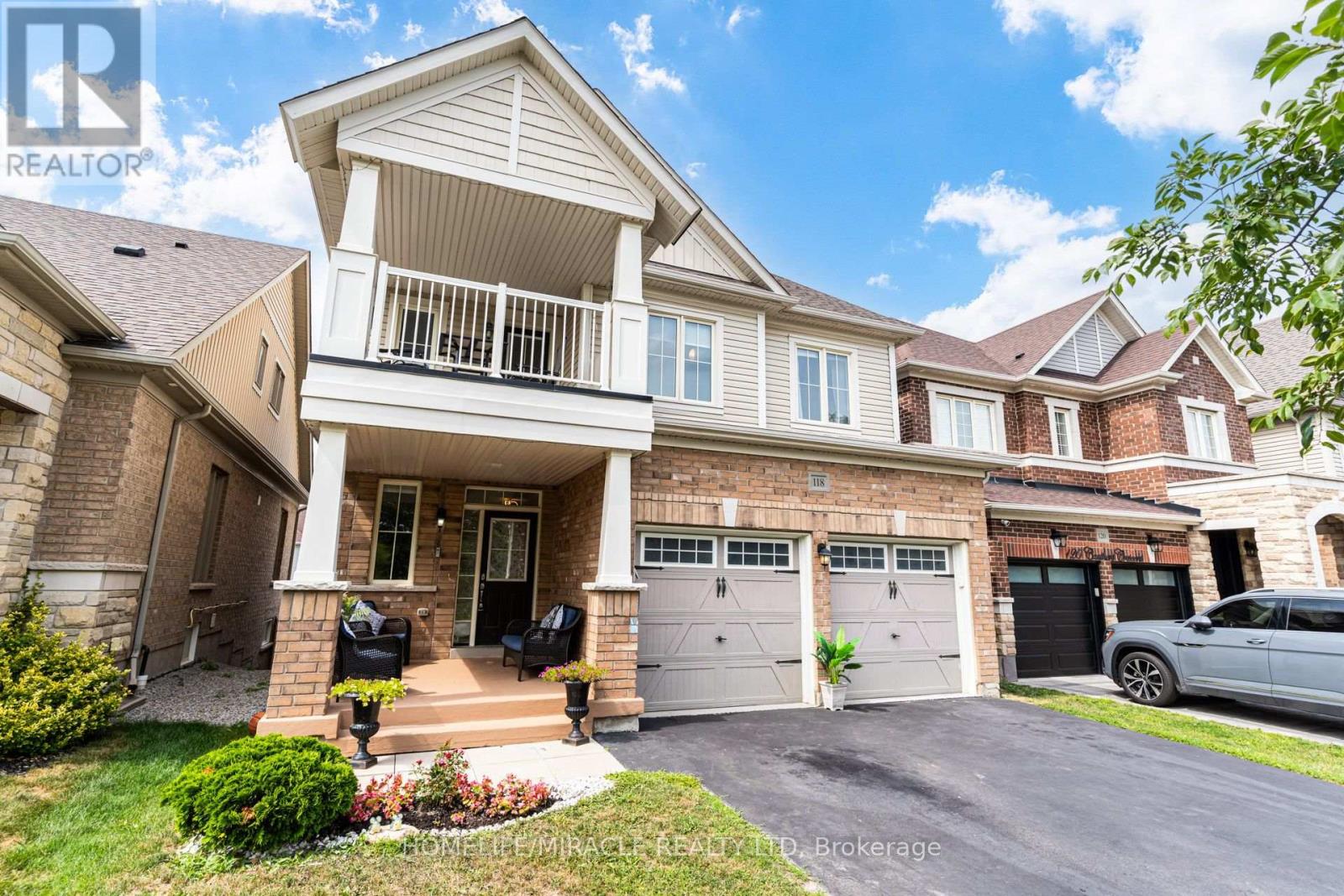 118 CAUTHERS CRESCENT - 2