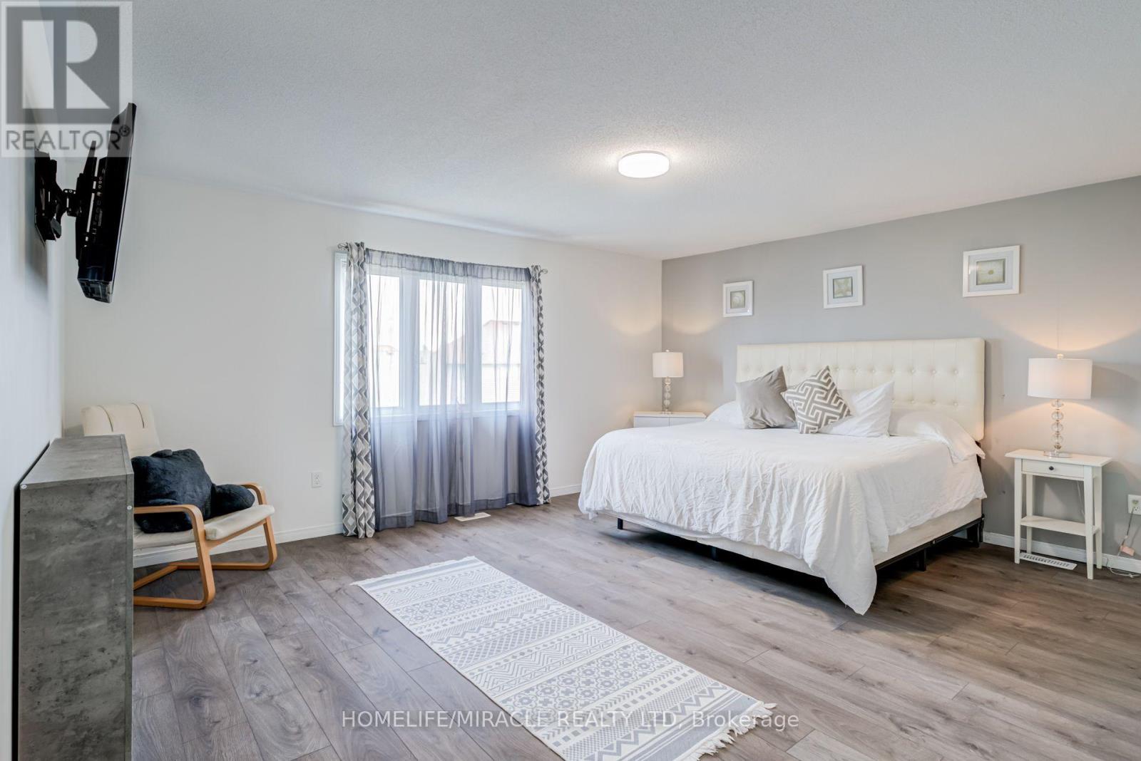 118 CAUTHERS CRESCENT - 26