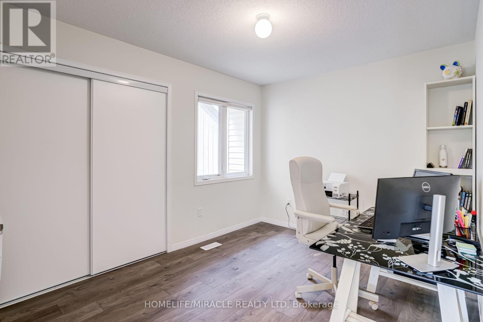 118 CAUTHERS CRESCENT - 36