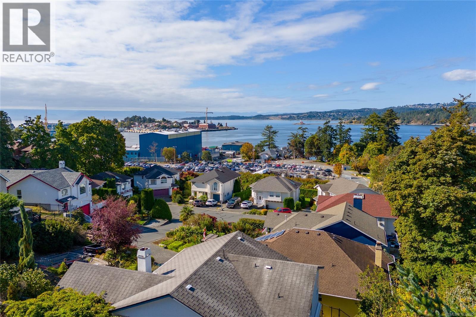 715 Luscombe Pl - 7