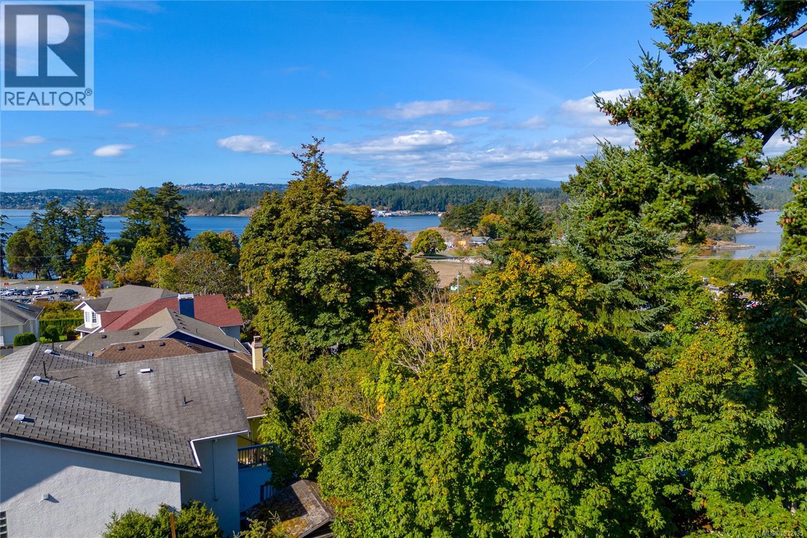 715 Luscombe Pl - 6
