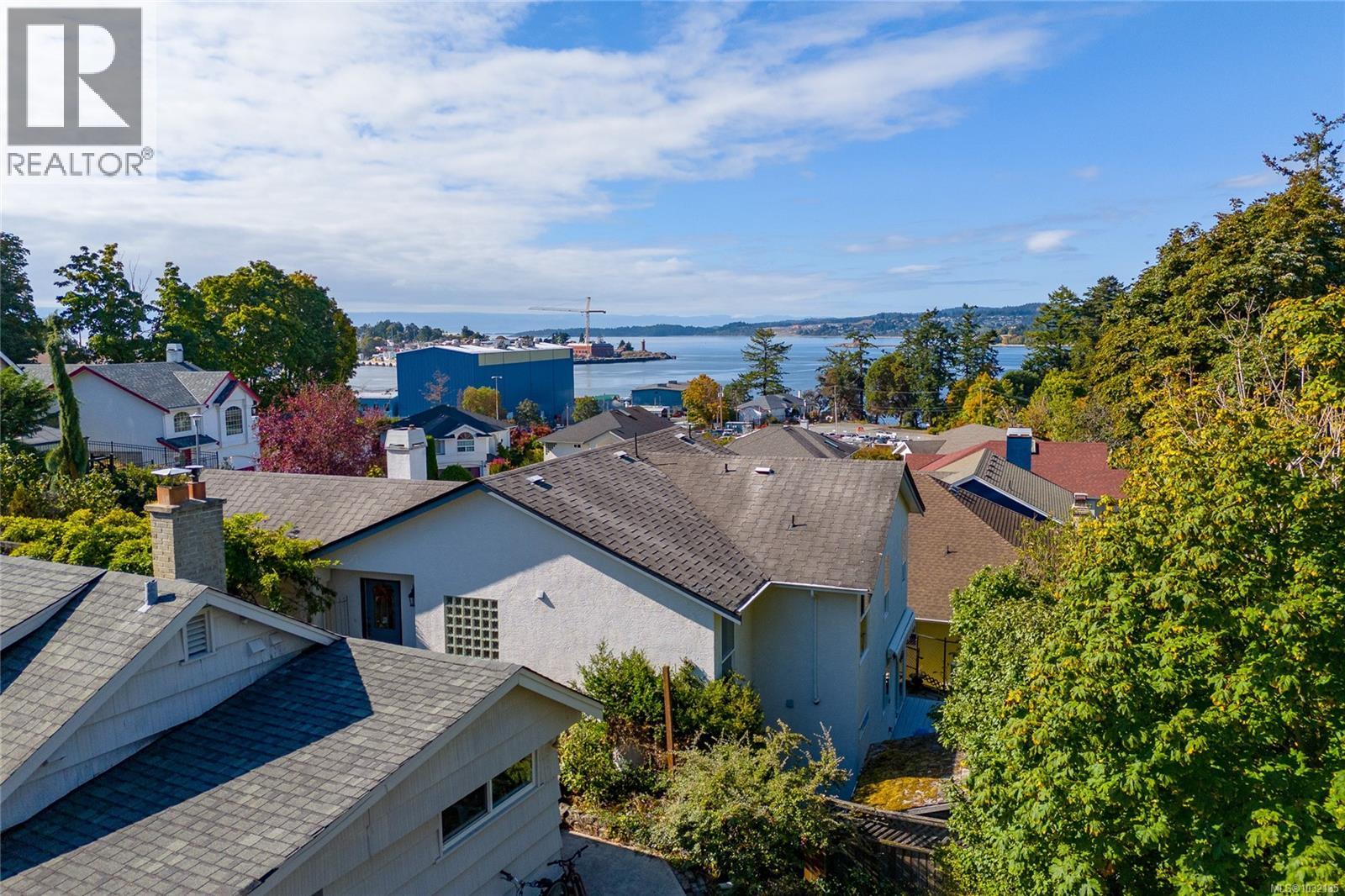 715 Luscombe Pl - 5
