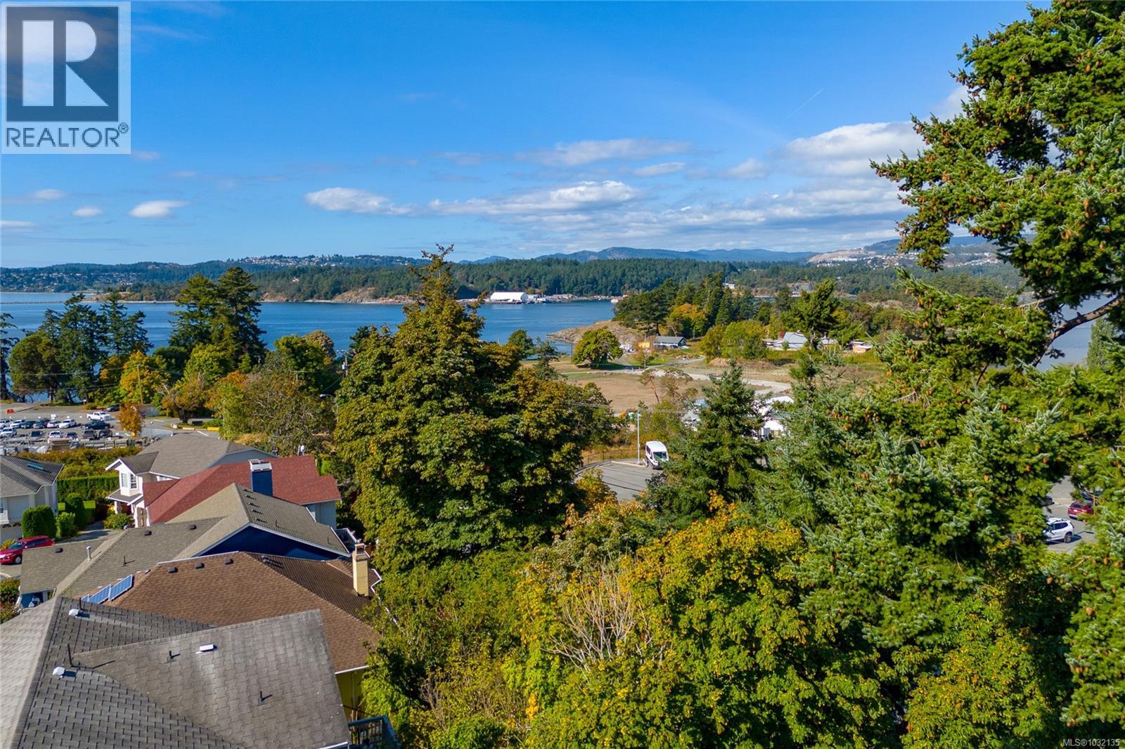 715 Luscombe Pl - 8