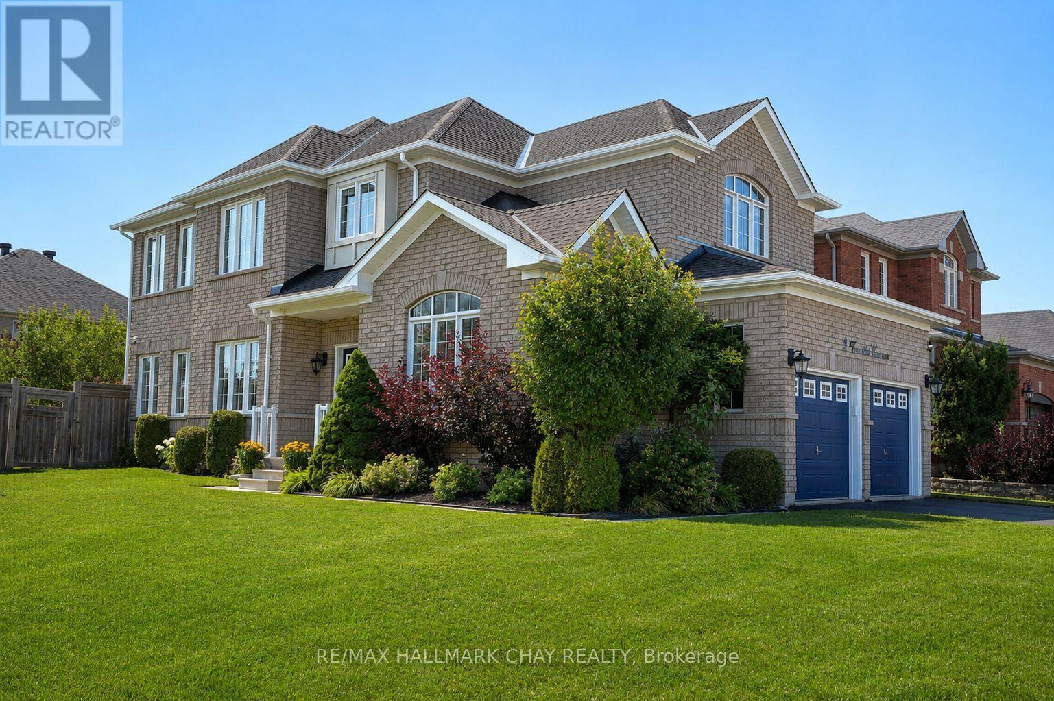 2 VERSAILLES CRESCENT - 1