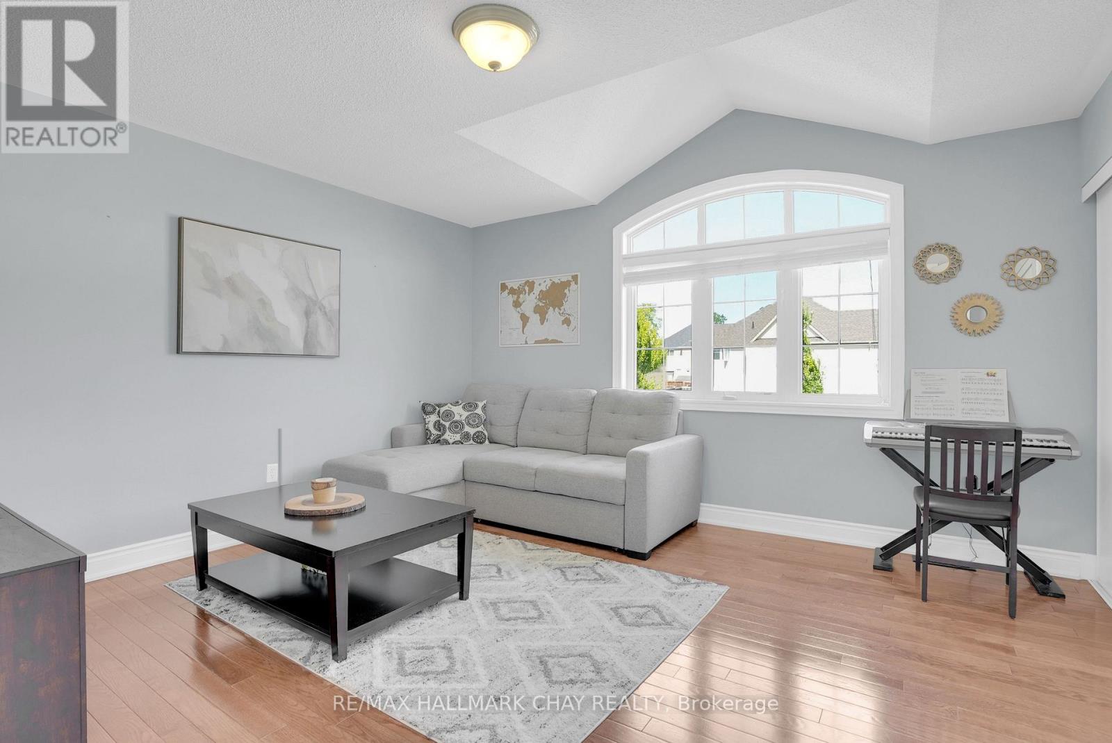 2 VERSAILLES CRESCENT - 18