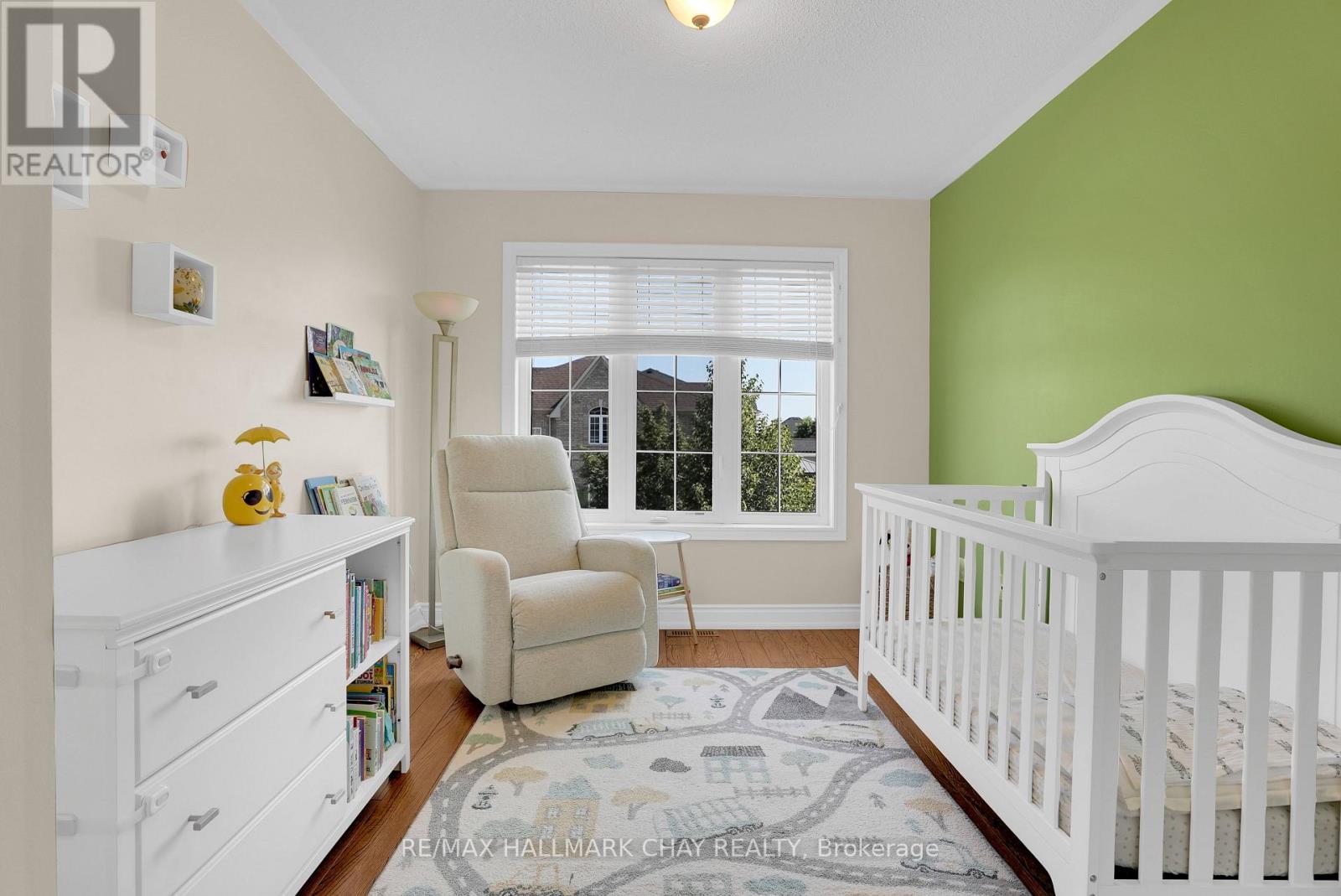 2 VERSAILLES CRESCENT - 19