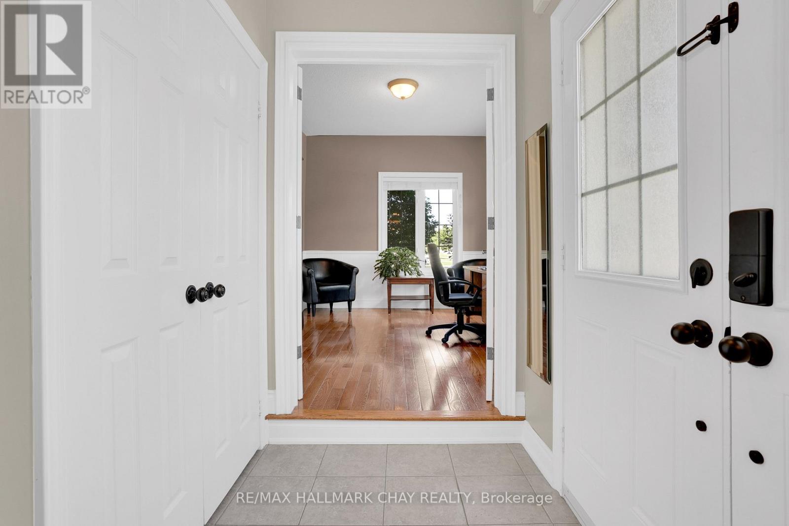 2 VERSAILLES CRESCENT - 3