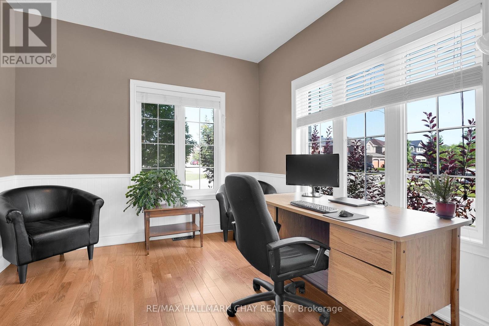 2 VERSAILLES CRESCENT - 4
