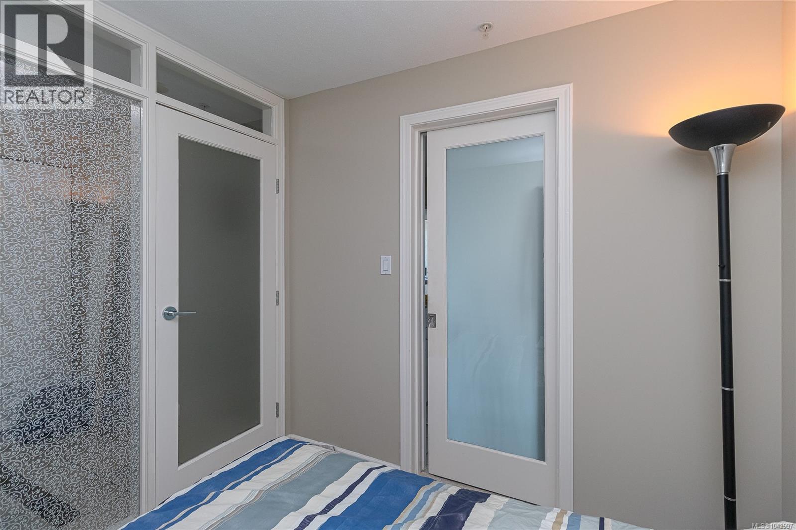 #810 160 Wilson St - 21