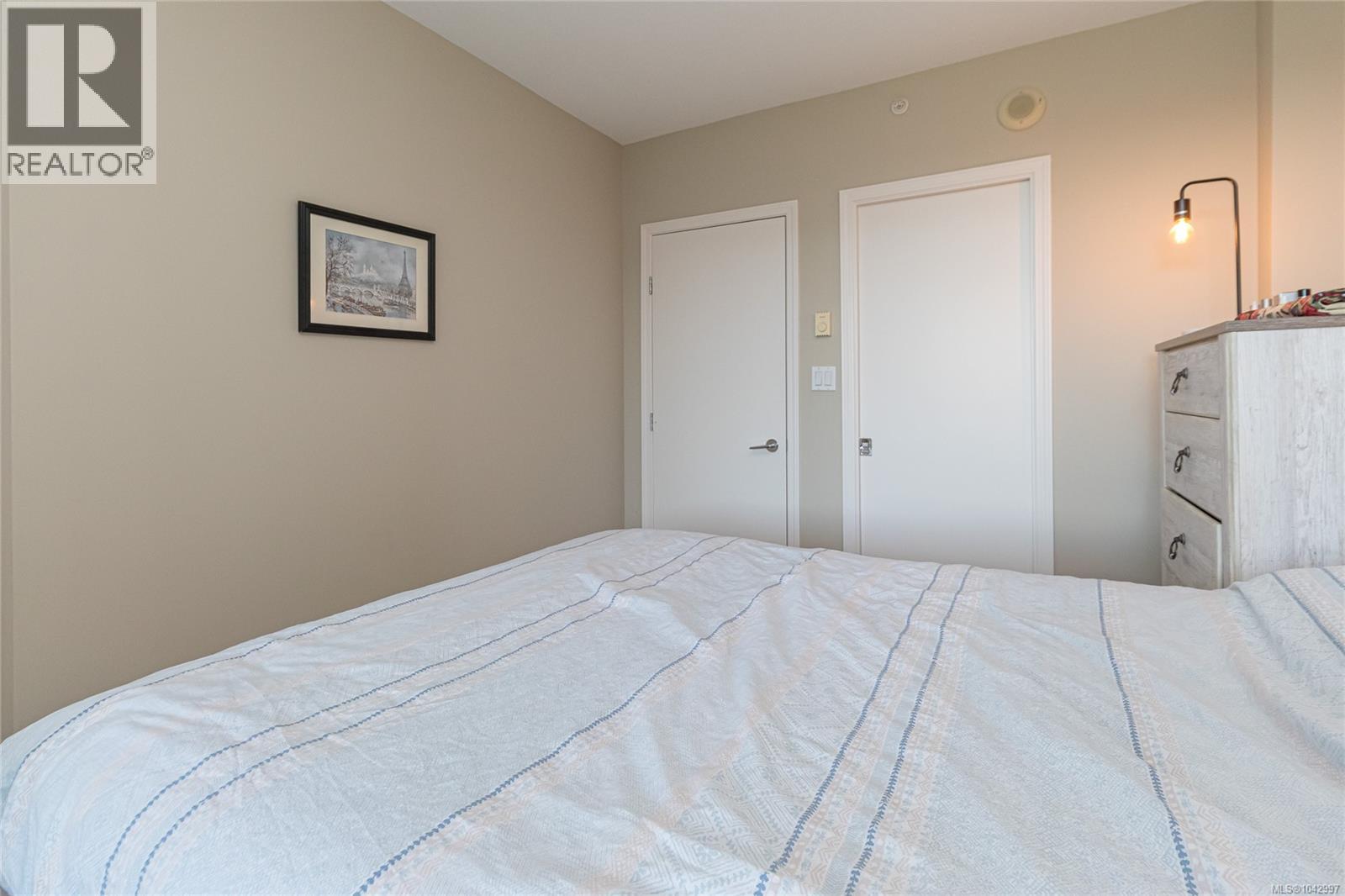 #810 160 Wilson St - 18