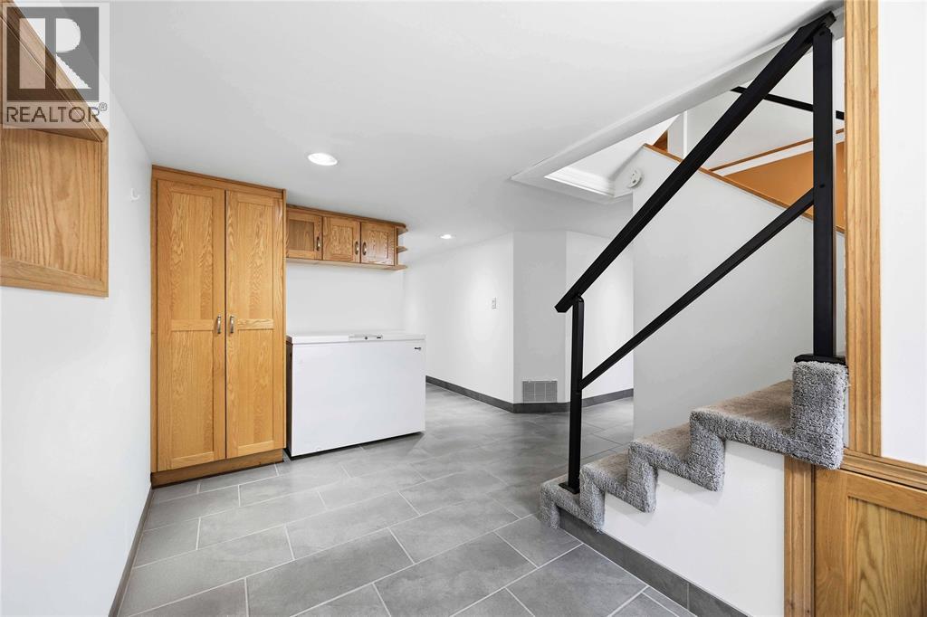 1477 BAXTER AVENUE - 10